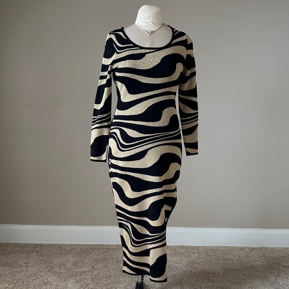 Madden Girl Black and Linen Gold Wave sweater Dress